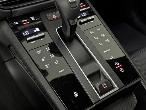 New 2026 Porsche Macan AWD/4WD image 34