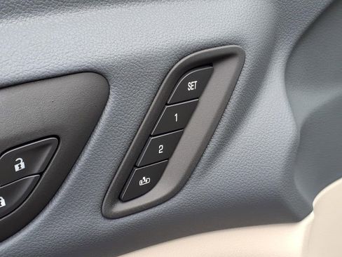 Certified 2023 GMC Acadia Denali w/ Denali Ultimate Package image 6