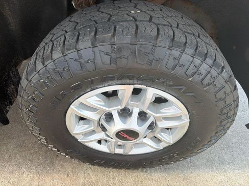 Used 2021 GMC Sierra 2500 SLE w/ SLE Value Package; image 17