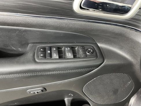 Used 2020 Jeep Grand Cherokee Limited image 16