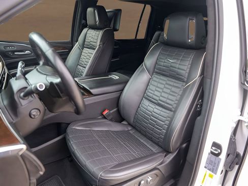 Certified 2023 Cadillac Escalade ESV Sport Platinum w/ LPO, ONYX Package AWD/4WD image 7
