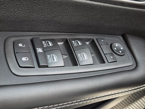 New 2026 Chrysler Pacifica Select w/ S Appearance Package FWD image 19