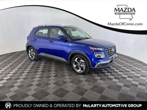 Used 2022 Hyundai Venue Limited FWD image 1