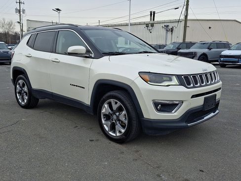 Used 2020 Jeep Compass Limited w/ Premium Lighting Group image 3