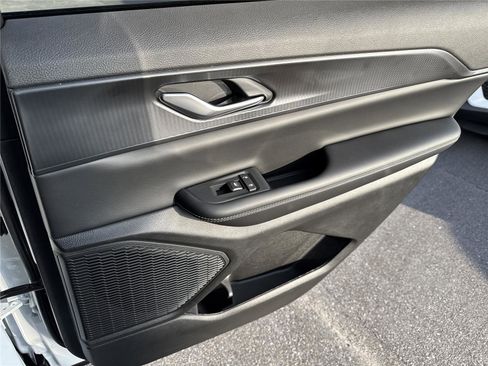 New 2025 Jeep Grand Cherokee L Laredo w/ Luxury Tech Group I image 17