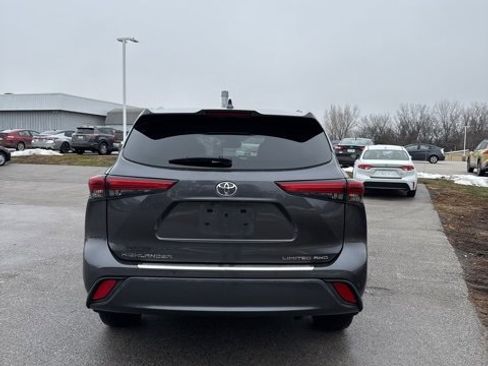 Used 2020 Toyota Highlander Limited image 4