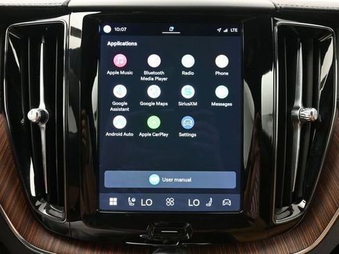 Used 2023 Volvo XC60 B5 Ultimate w/ Climate Package FWD image 13