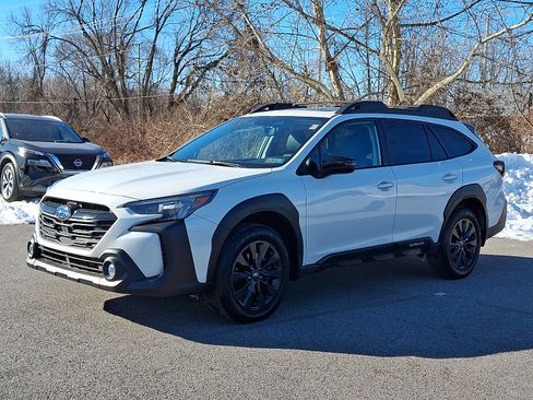 Used 2025 Subaru Outback Onyx Edition XT image 3