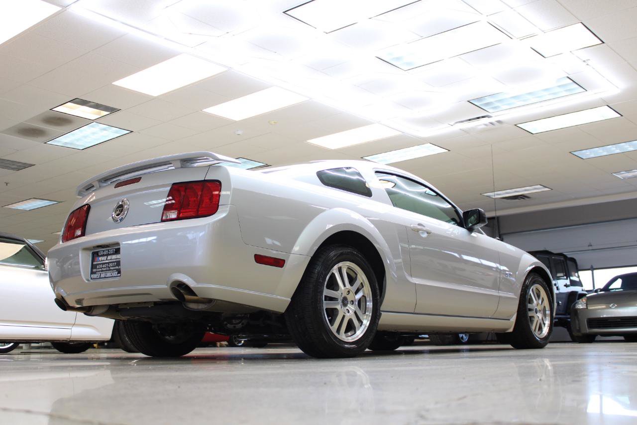 Used 2005 Ford Mustang GT RWD image 23