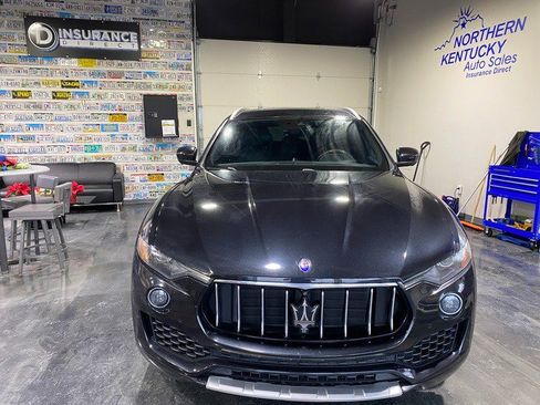 Used 2017 Maserati Levante S image 2