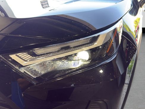 Used 2025 Toyota RAV4 XLE FWD image 31