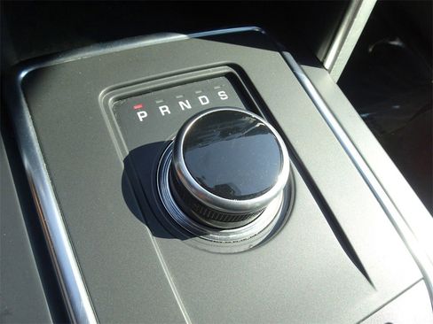 Used 2019 Land Rover Discovery Sport HSE Luxury image 17