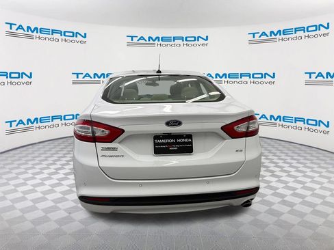 Used 2016 Ford Fusion SE FWD image 4