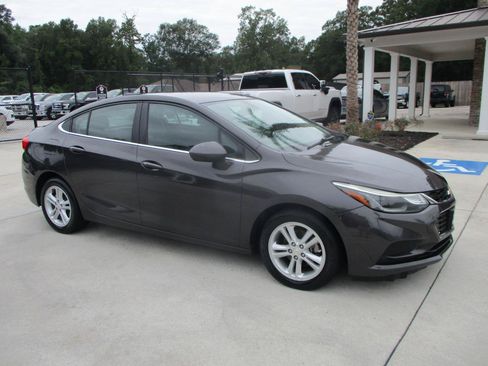 Used 2017 Chevrolet Cruze LT w/ Convenience Package FWD image 25