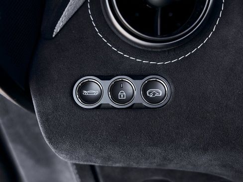 Used 2021 McLaren 765LT image 46