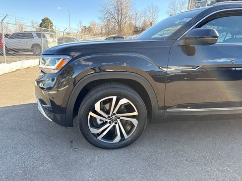 Used 2022 Volkswagen Atlas Cross Sport SEL image 32