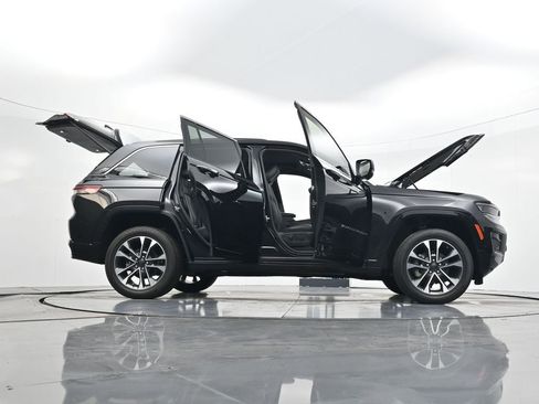 Used 2023 Jeep Grand Cherokee Overland image 46