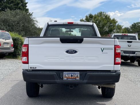 Used 2022 Ford F150 XL RWD image 4