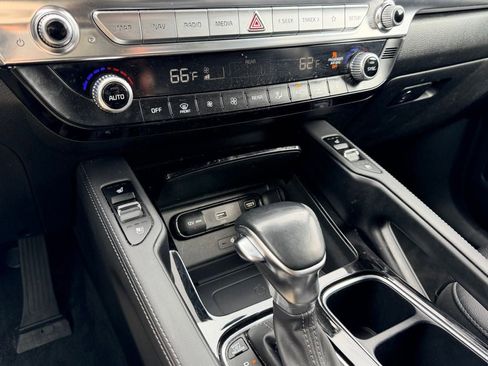 Used 2022 Kia Telluride EX w/ EX Premium Package FWD image 27
