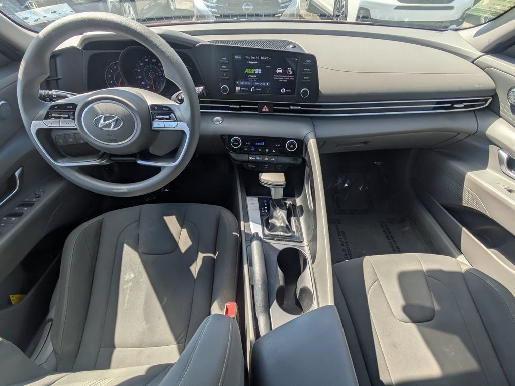 Used 2023 Hyundai Elantra SEL w/ Cargo Package FWD image 14