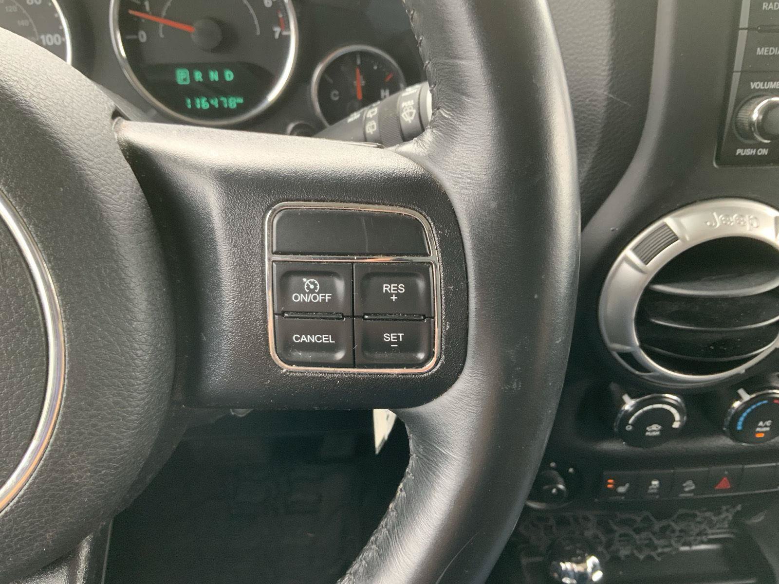 Used 2017 Jeep Wrangler Unlimited Rubicon w/ Cold Weather Group AWD/4WD image 24