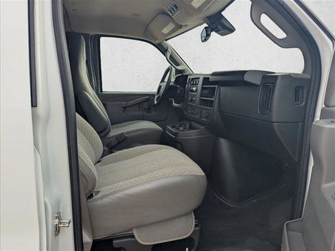 Used 2025 Chevrolet Express 3500 LT w/ LT Preferred Equipment Group RWD image 20