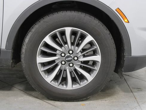 Used 2023 Lincoln Nautilus Reserve FWD image 13
