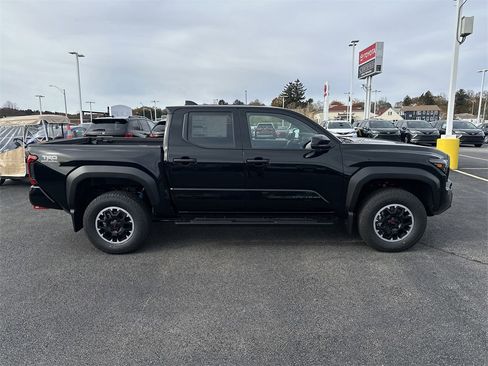 New 2025 Toyota Tacoma TRD Off-Road image 7