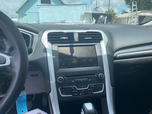 Used 2016 Ford Fusion SE FWD image 28