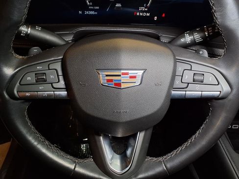 Used 2024 Cadillac XT4 Premium Luxury image 8