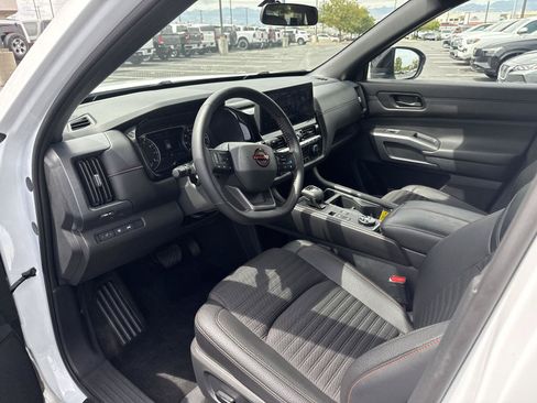 Used 2026 Nissan Pathfinder Rock Creek AWD/4WD image 11