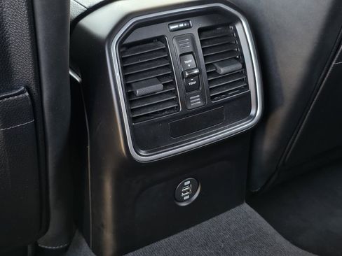 Used 2019 Porsche Macan image 29