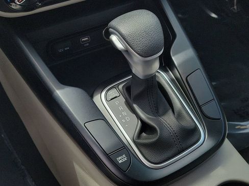 Used 2025 Kia Soul LX w/ LX Technology Package FWD image 23