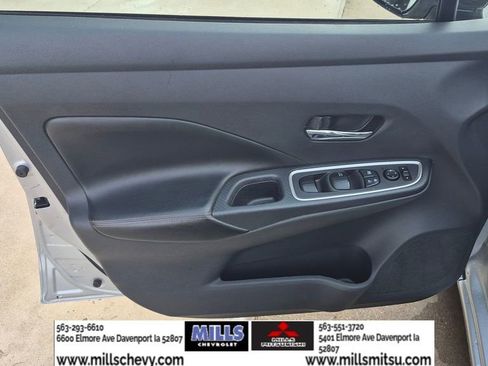 Used 2023 Nissan Versa SR w/ Trunk Package image 8