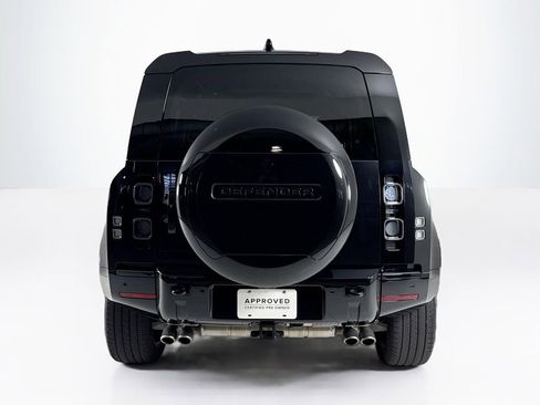Used 2025 Land Rover Defender 110 V8 AWD/4WD image 4