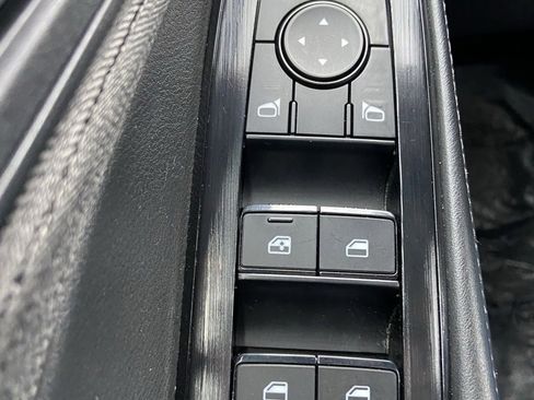 Used 2023 Nissan Rogue SV image 23