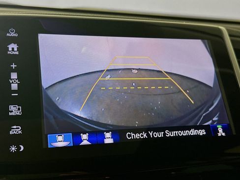 Used 2017 Honda Pilot Elite image 16