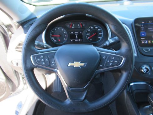 Used 2025 Chevrolet Malibu LT image 19