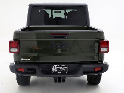 Used 2023 Jeep Gladiator Sport image 8