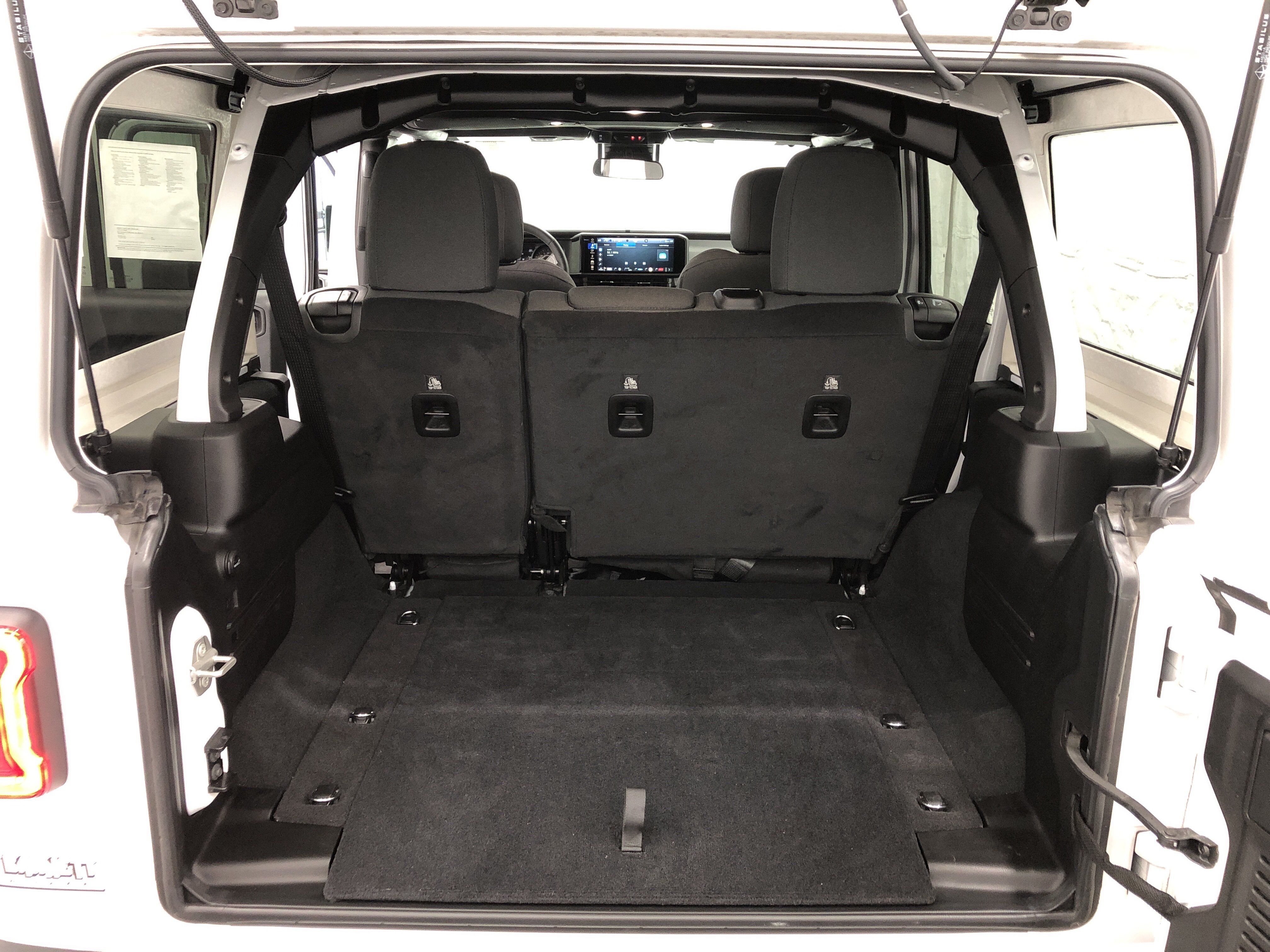 Used 2024 Jeep Wrangler Unlimited Sport AWD/4WD image 7