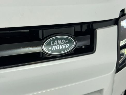 Used 2024 Land Rover Defender 90 S image 15