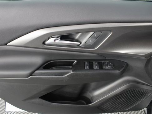 Used 2025 Chevrolet Equinox EV LT image 13