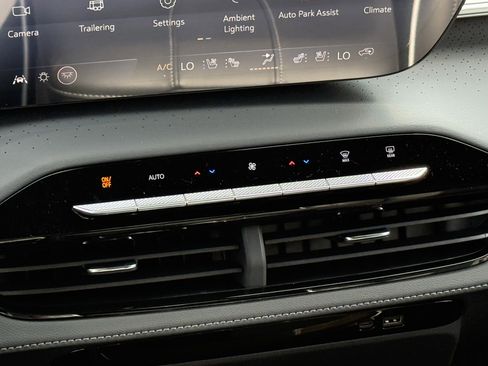 New 2026 Buick Enclave Avenir image 14