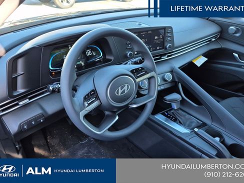 New 2026 Hyundai Elantra SE FWD image 14