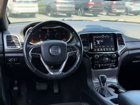 Used 2020 Jeep Grand Cherokee Altitude AWD/4WD image 7