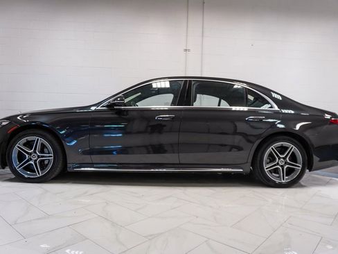 Used 2022 Mercedes-Benz S 500 4MATIC w/ AMG Line Package image 34