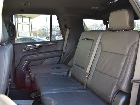 Used 2025 Chevrolet Tahoe LT image 8