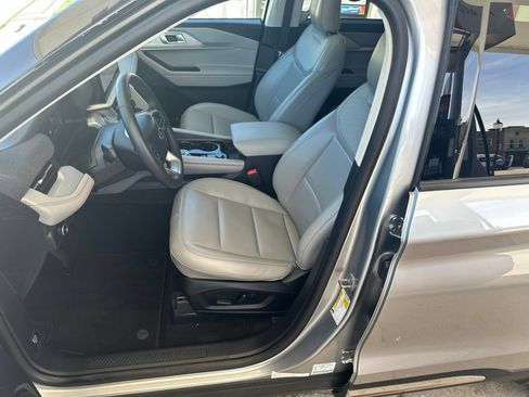 Used 2025 Ford Explorer Active w/ Active Comfort Package AWD/4WD image 18