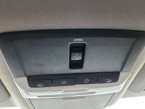 Used 2020 Nissan Sentra SR w/ Premium Package image 49