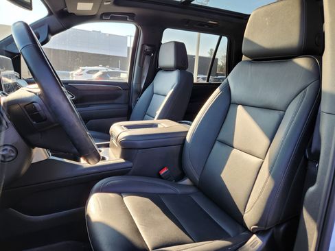 Used 2024 Chevrolet Tahoe Z71 w/ Luxury Package image 9